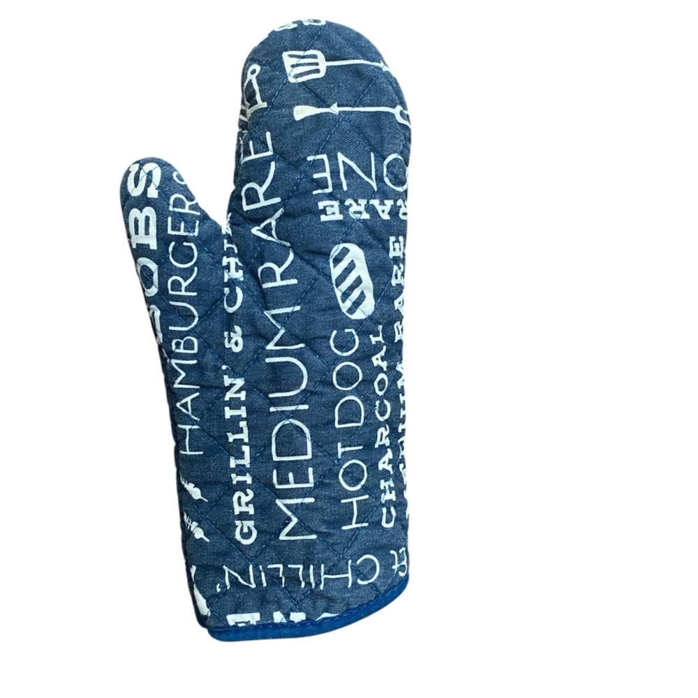 BBQ Themed Oven Mitt